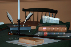 рабочий стол с книгами документами